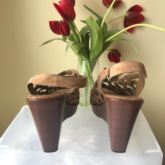 ❤️HOST PICK!!!❤️  Aerosoles platform sandals 8.5 - Picture 3 of 8